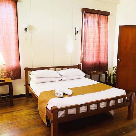 Casa Don Julian Guesthouse Bais Екстериор снимка