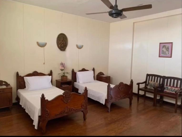 Casa Don Julian Guesthouse Bais Екстериор снимка